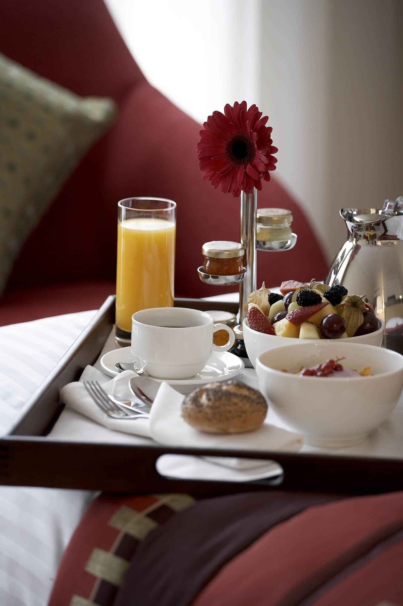 ฮิลตัน ชัยปุระ Hotel ภายนอก รูปภาพ A light breakfast