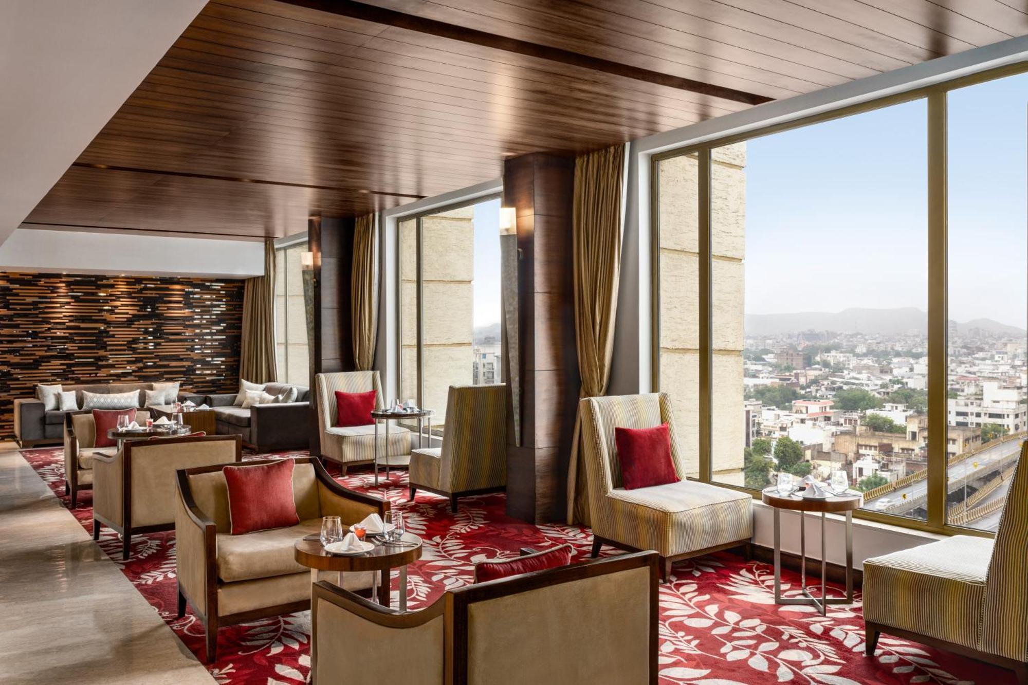 ฮิลตัน ชัยปุระ Hotel ภายนอก รูปภาพ The Club Lounge at the Taj Mahal Palace