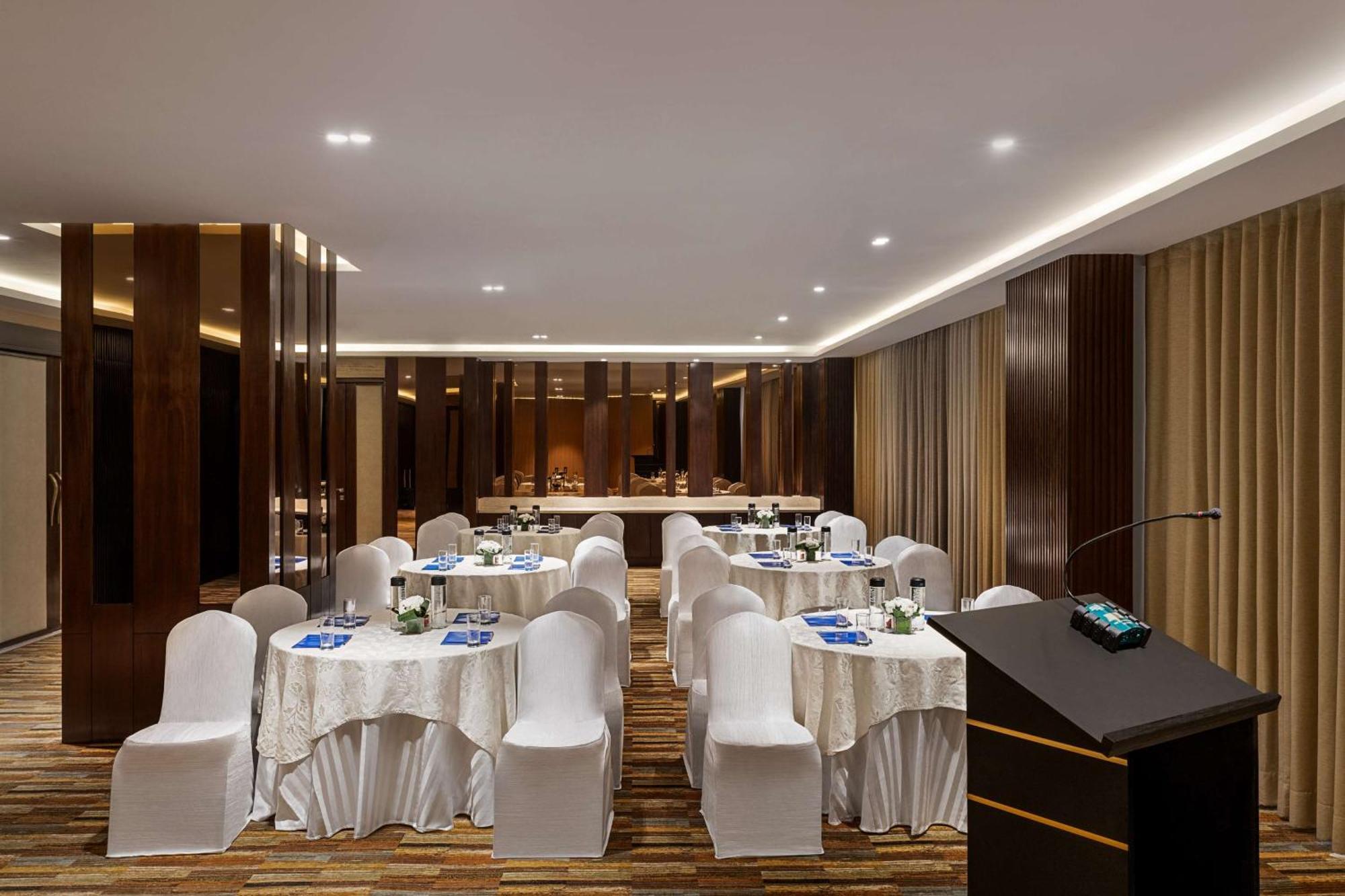 ฮิลตัน ชัยปุระ Hotel ภายนอก รูปภาพ Meeting room