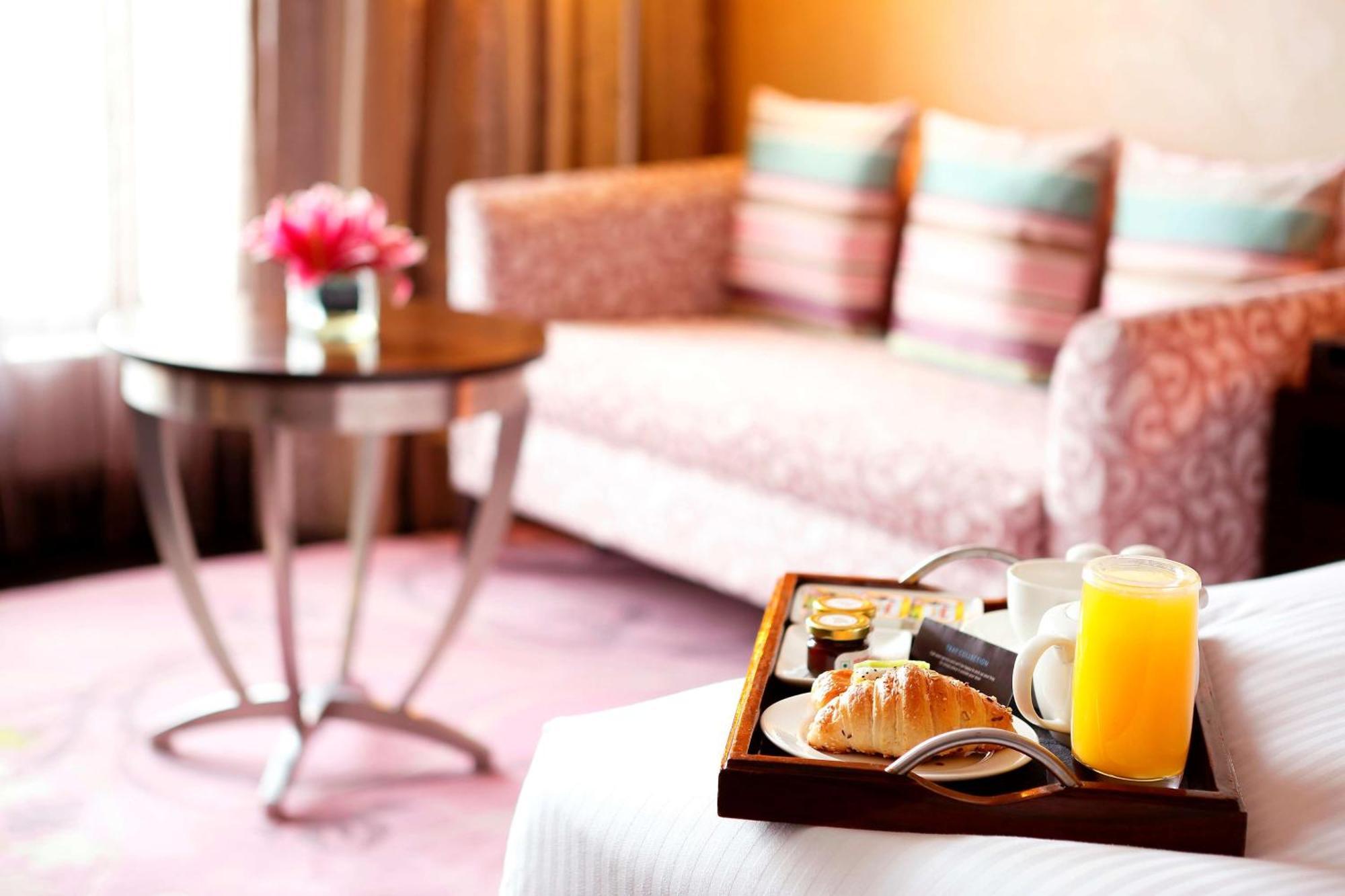 ฮิลตัน ชัยปุระ Hotel ภายนอก รูปภาพ Room service