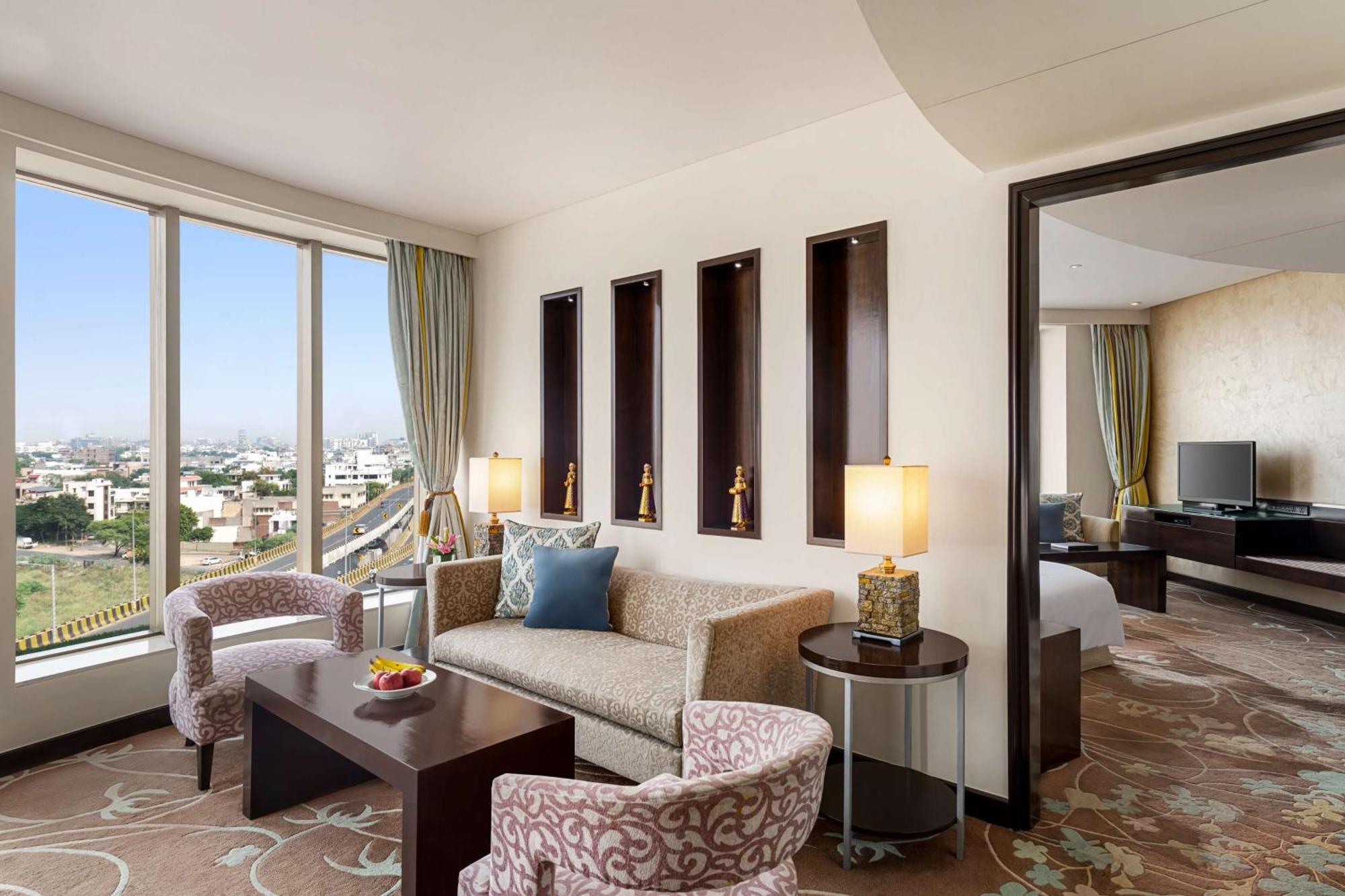 ฮิลตัน ชัยปุระ Hotel ภายนอก รูปภาพ Suite at the hotel