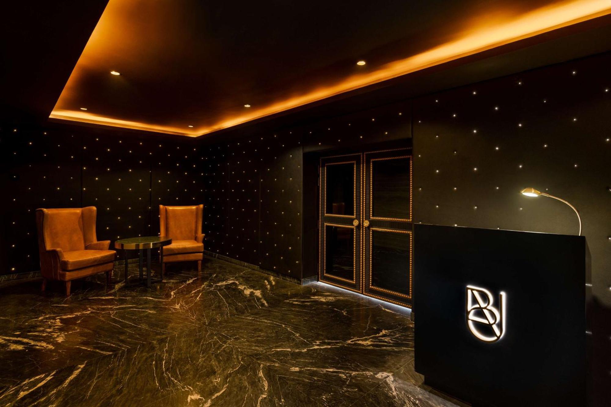 ฮิลตัน ชัยปุระ Hotel ภายนอก รูปภาพ The lobby of the hotel