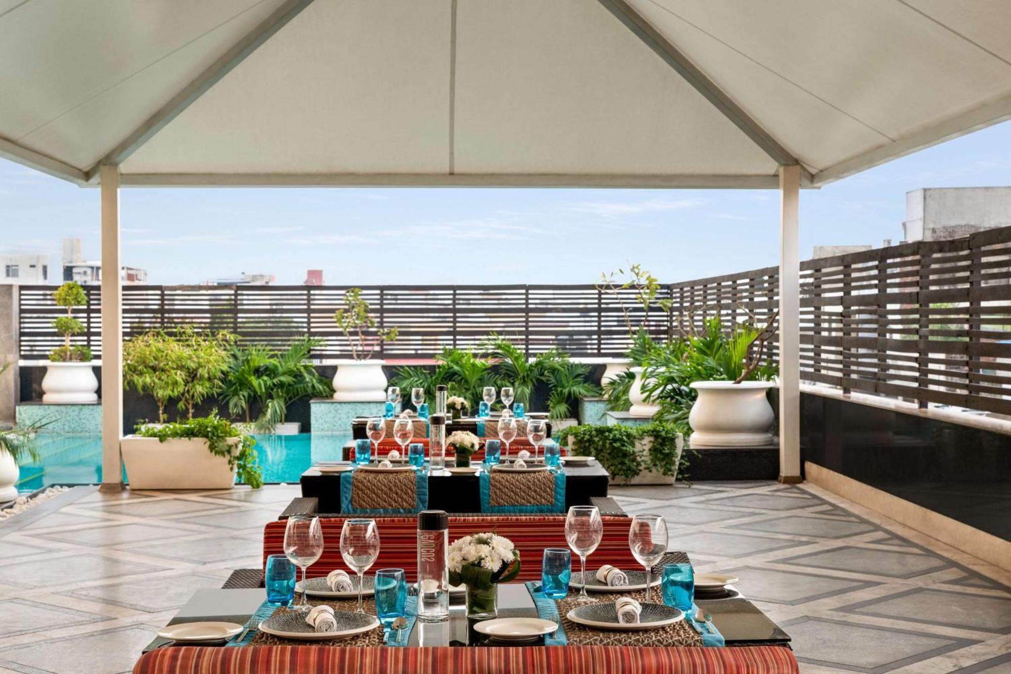 ฮิลตัน ชัยปุระ Hotel ภายนอก รูปภาพ The Terrace at The Park, New Delhi